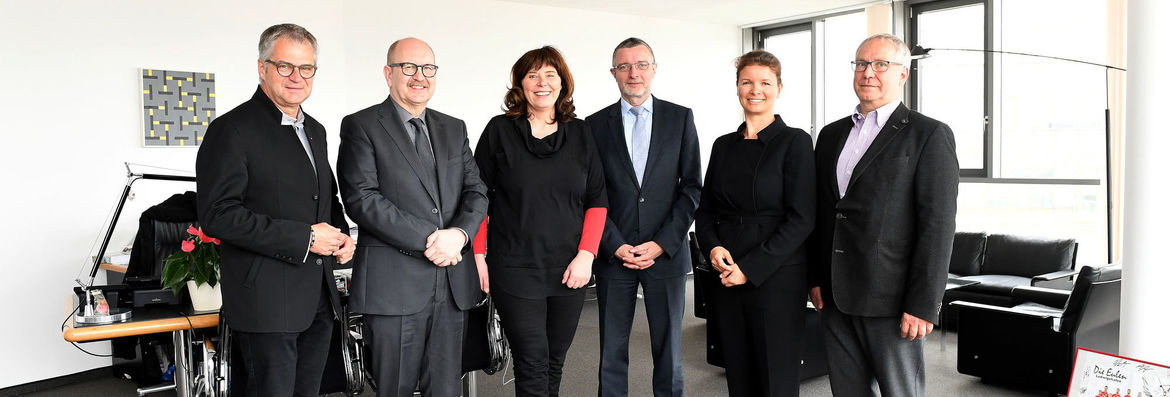 Oberbürgermeisterin Steinruck mit Vertretern der Architektenkammer