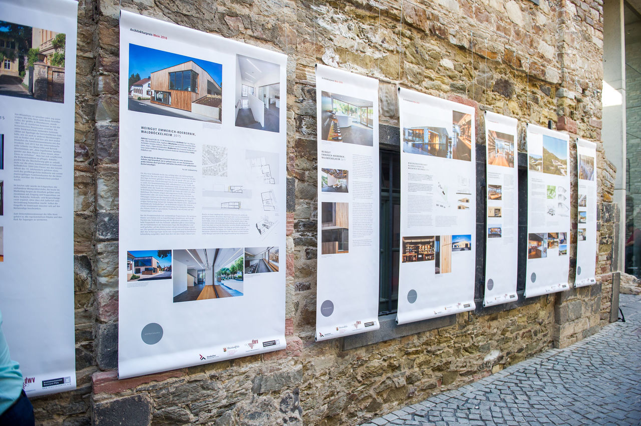 Ausstellung der teilnehmenden Projekte beim Architekturpreis Wein 2016