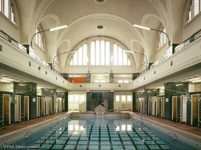 Foto: Historische Schwimmhalle