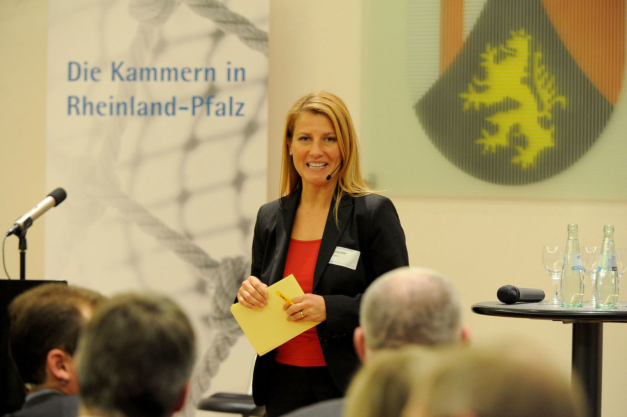 Foto: Patricia Küll vom SWR moderierte die Veranstaltung.