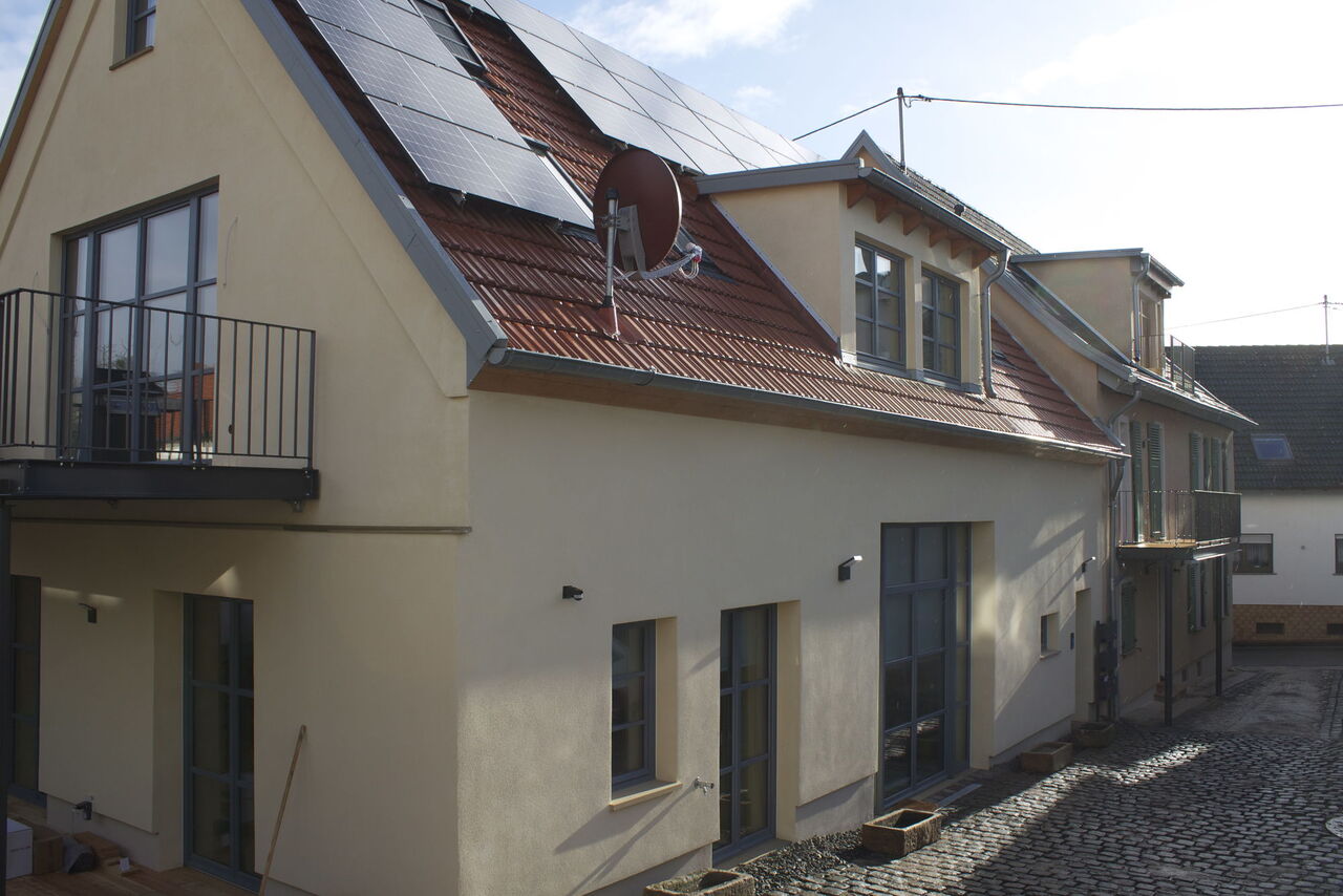 Ansicht Innenhof Scheune-Bauernhaus