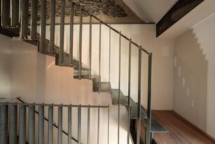 Foto: Christian Städler , Nandoo GmbH , Koblenz Stahltreppe mit Holzpodest