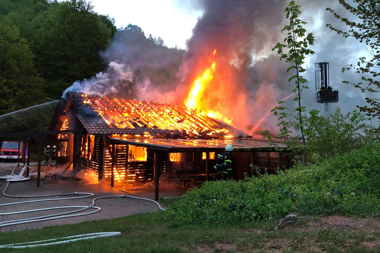 Eschbach_Brand_altes_Sportheim