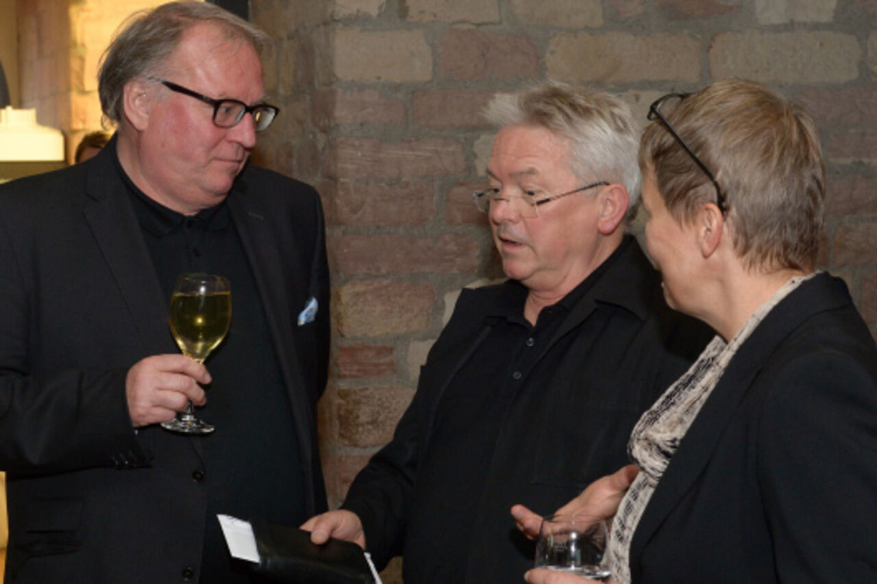 Foto: Walter Schumacher Kulturstaatssekretär / Vorstandsvorsitzender der Stiftung mit Architekt Jürgen Hill und Anette Müller Geschäftsführerin Architektenkammer Rheinland-Pfalz