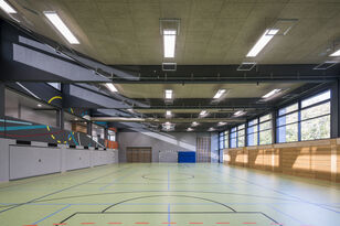Foto: Lars Gruber, Lars Gruber Architekturfotografie, Darmstadt Innenansicht Turnhalle