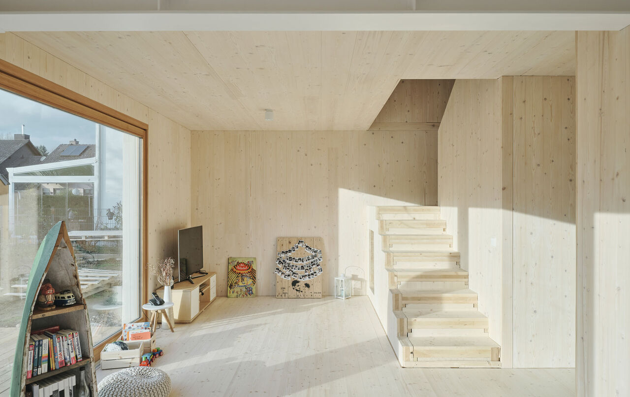 Foto: David Schreyer, Architekturbild & Freie Arbeiten, A-Wörgl - Österreich TNY55 Treppe Wohnbereich