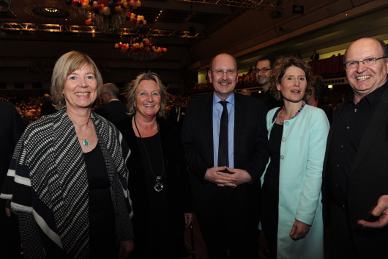 Foto: Ministerin Doris Ahnen, Ministerin Irene Alt, Präsident Gerold Reker, Ministerin Eveline Lemke, Vizepräsident Ernst-Wolfgang Eichler in fröhlicher Runde.