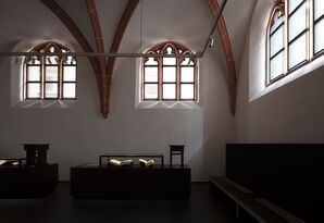 Foto: Martina Pipprich, Mainz Oratorium Sicherheitsfenster und Vitrinen + Chorgestühl