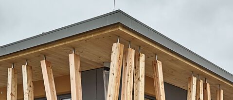 Foto: Gunther Schweigert, OUTFORLUNCH PHOTOGRAPHY, Kaiserslautern Bauzustand Detail Dachrand Süd-West