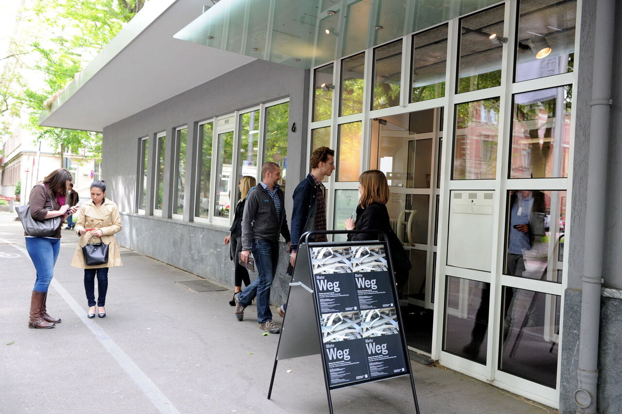 erste Teilnehmer treffen in der Landesgeschäftsstelle ein 