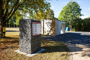 Foto: Rolf Karbach, Koblenz Infosäule, WC, E-Car Ladestation