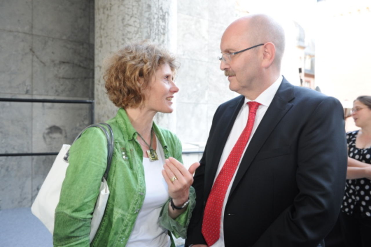 Foto: Ministerin Eveline Lemke und Kammerpräsident Gerold Reker im Gespräch
