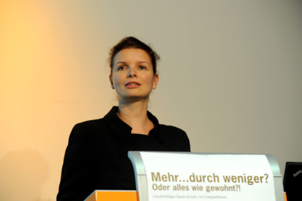 Foto: Dr. Elena Wiezorek, Hauptgeschäftsführerin der Architektenkammer Rheinland-Pfalz sprach zum Thema „Mehr Lebensqualität“.