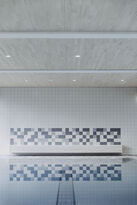 Foto: Magdalena Bumb-Rübsam, Bumb-Rübsam, Landau Decke_Sitzbank_Schwimmhalle