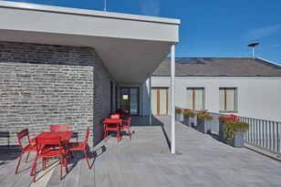 Foto: Lukas Huneke, LUKAS HUNEKE PHOTOGRAPHY, Trier-Ruwer Hofansicht Terrasse