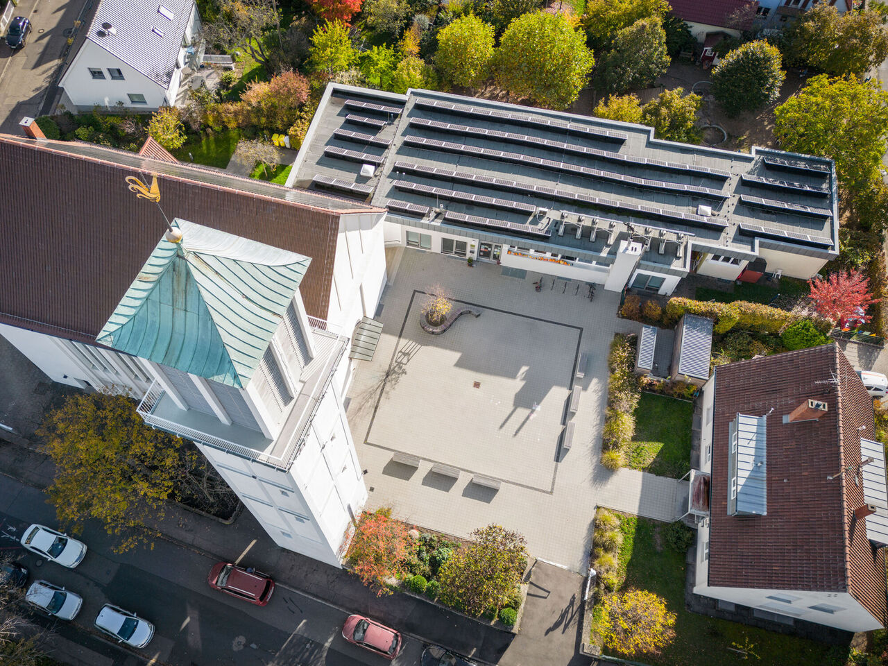 B+R TdA2023 Pauluskirche mit Kirchplatz, Pfarrhaus, Schwesternhaus und KiTa- Vogelperspektive