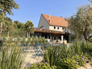 Außenasicht Probierstube vom Garten im Sommer Außenasicht Probierstube vom Garten im Sommer