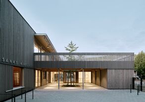 Foto: Lennart Wiedemuth, lennart wiedemuth architekturfotografie, Mainz Ansicht von Westen, Eingangshof