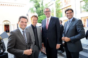 Foto: Staatssekretär David Langner, Minister Dr. Carsten Kühl, Minister Alexander Schweitzer und Staatssekretär Dr. Salvatore Barbaro