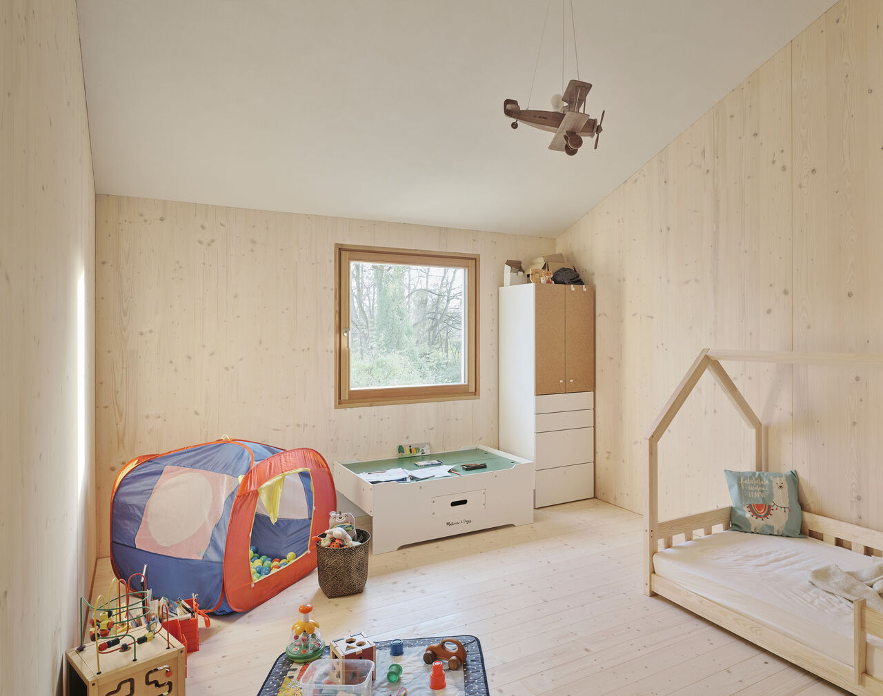 Foto: David Schreyer, Architekturbild & Freie Arbeiten, A-Wörgl - Österreich TNY55 Kinderzimmer