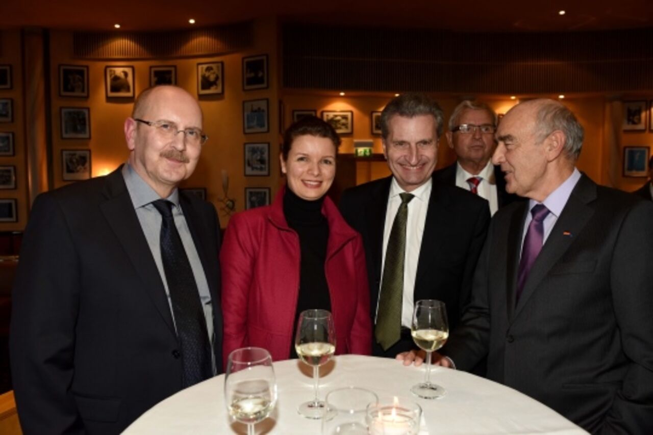 Kammerpräsident Reker, Hauptgeschäftsführerin Dr. Wiezorek, EU-Kommissar Oettinger, Bundestagsmitglied Schindler (CDU)