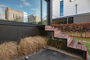 Foto: Heike Rost, HeikeRost.com, Mainz Detail Gartenseite Treppe