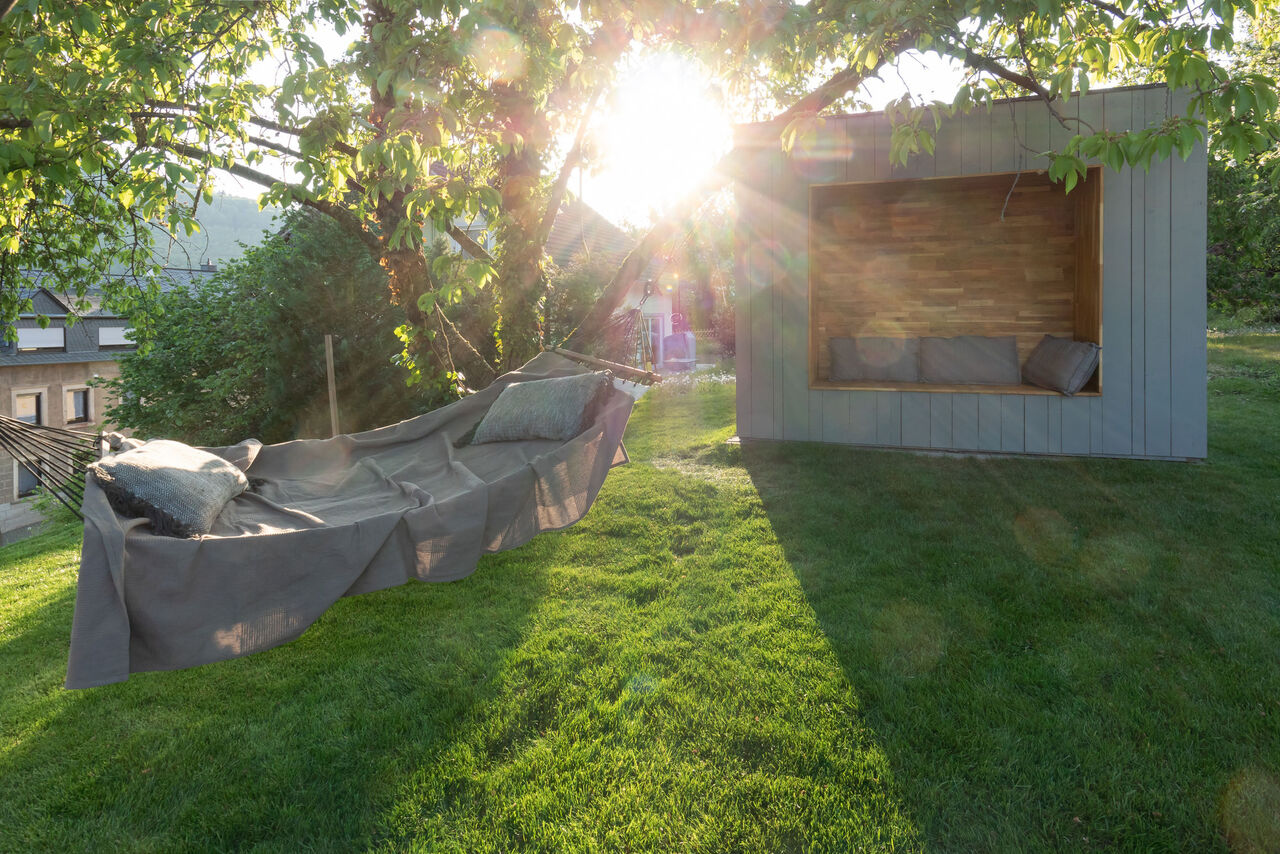 Foto: kplus konzept GmbH kplus konzept GmbH, kplus konzept GmbH, Düsseldorf - Deutschland Naturgarten mit Hängematte und Chill-Out-Lounge