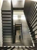 Foto: Berta Heyl und Alexander Grünenwald, Grünenwald + Heyl . Architekten, Karlsruhe Neues Treppenhaus