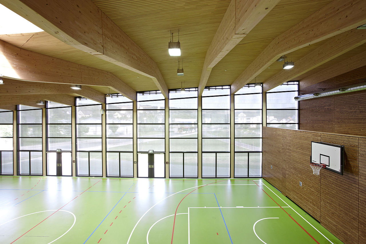 Foto: Grundschule_Mehrzweckhalle_Trier-Tarforst