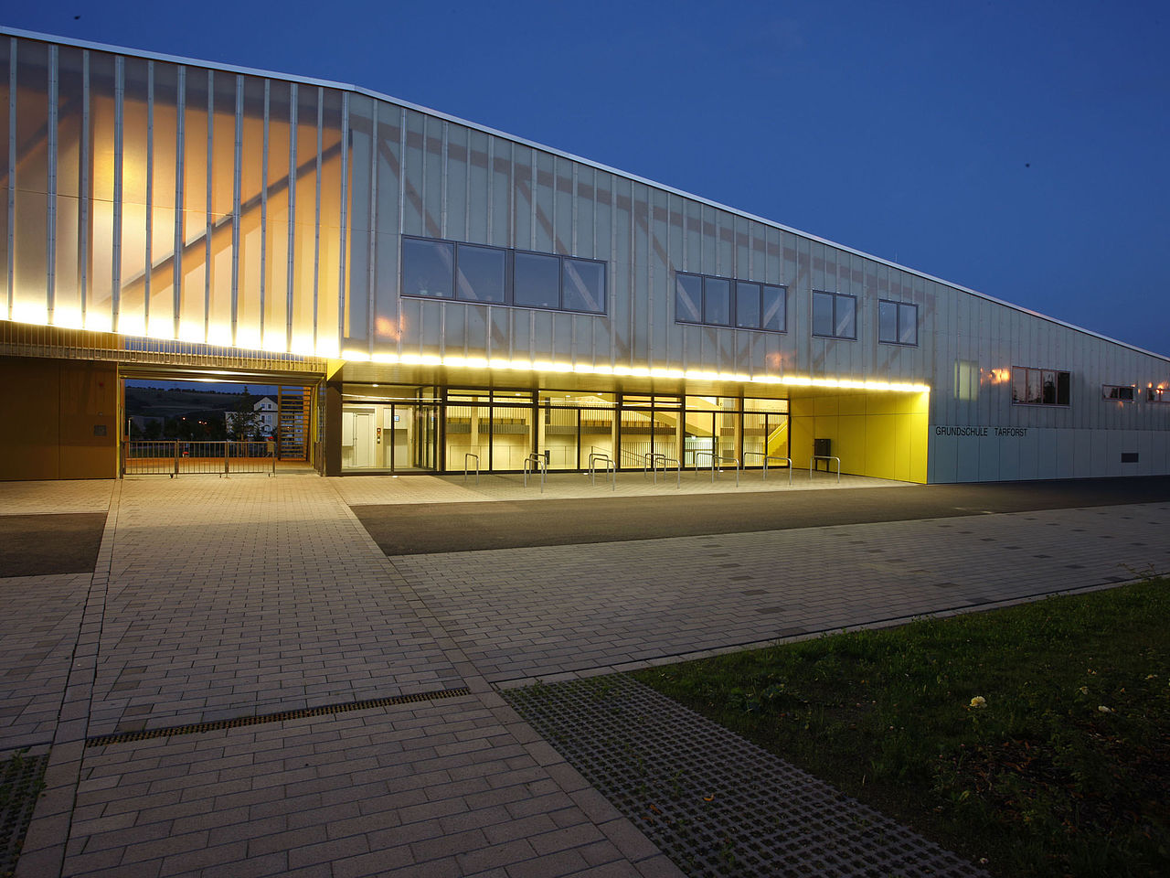 Foto: Grundschule_Mehrzweckhalle_Trier-Tarforst