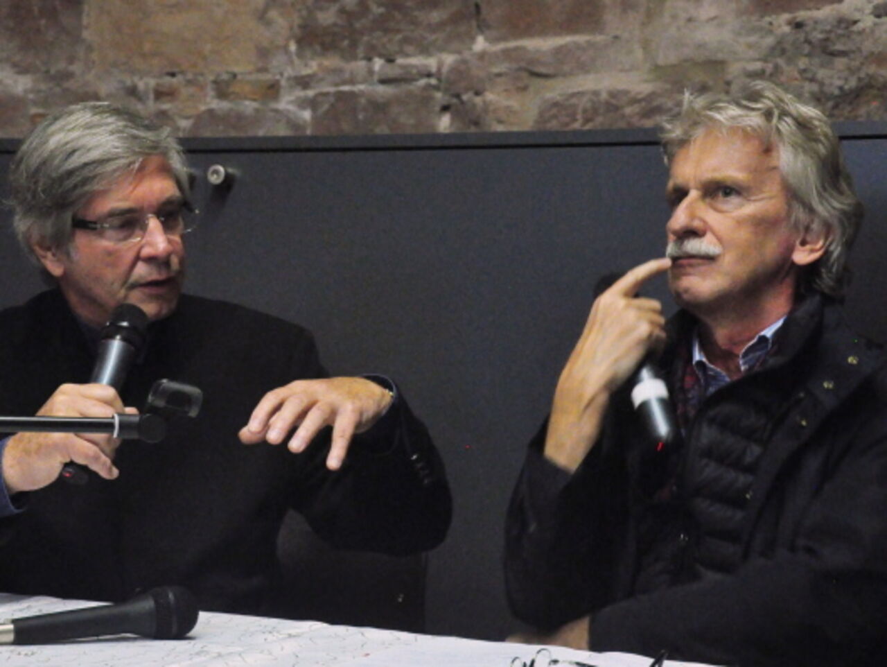 Foto: Architekt Helmut Riemann und Dr. Wolfgang Bachmann im Gespräch