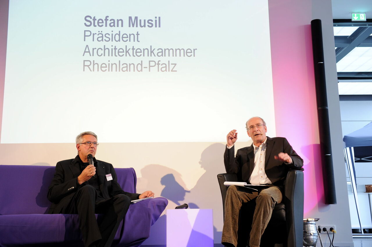 Stefan Musil auf der Bühne.