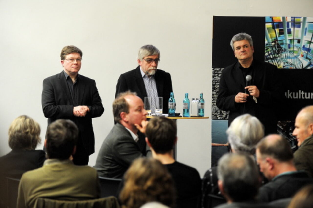 Professor Alexander Reichel, Landeskonservator Dr. Joachim Glatz und Archtekt Thomas Dang stellten sich bei der Veranstaltung im Zentrum Baukultur den Fragen der Besuch