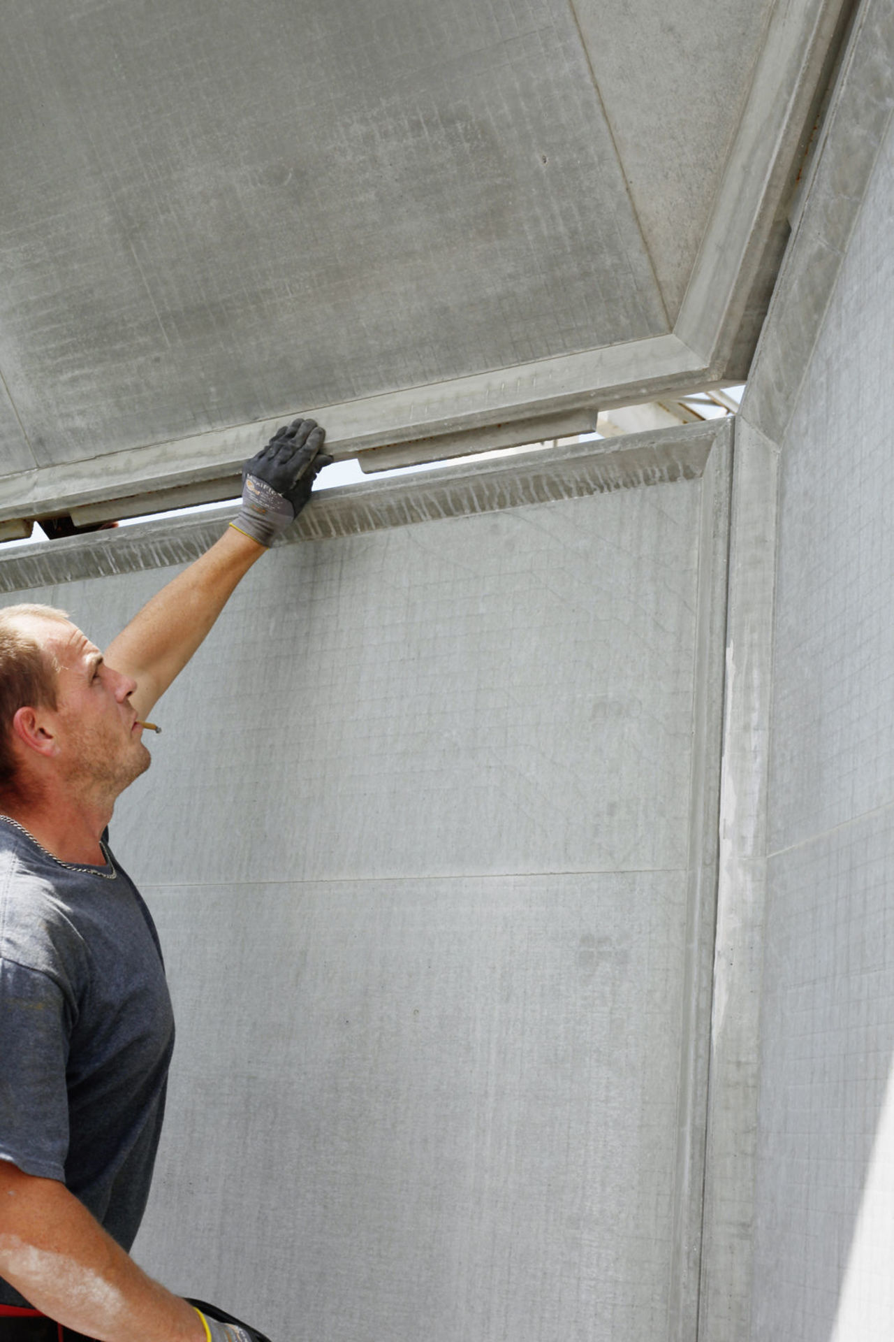 Foto. Giebel-, Wand- und Dachelement aus Beton greifen optimal ineinander.