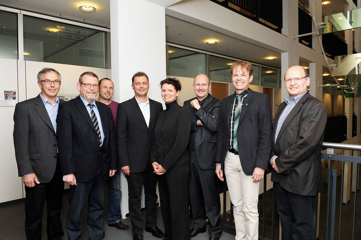 Nach dem Gespräch im Abgeordnetenhaus: Vizepräsident Manfred Müller, Rechtsanwalt Valentin Fett, Dr. Wolfgang Frey, Fraktionsvorsitzender Daniel Köbler, Hauptgeschäftsführerin Dr. Elena Wiezorek, Präs