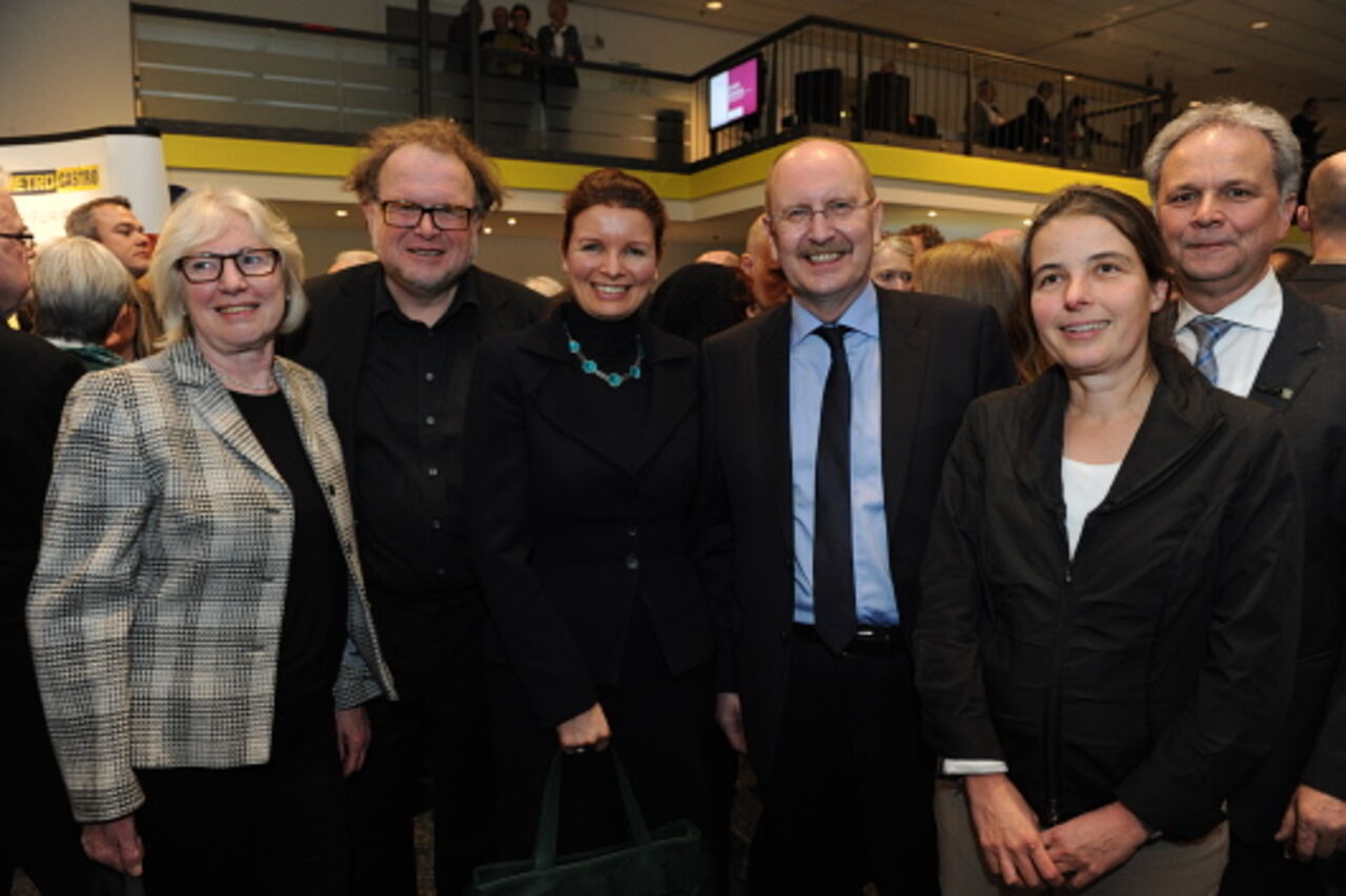 Foto: Gruppenbild mit drei Frauen und drei Männern.