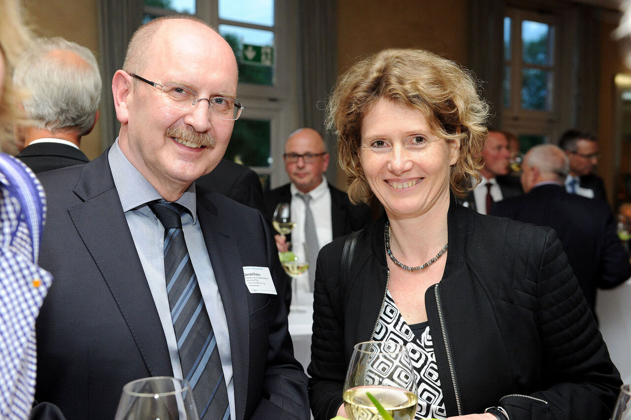 Foto: Gerold Reker und Eveline Lächeln in die Kamera.