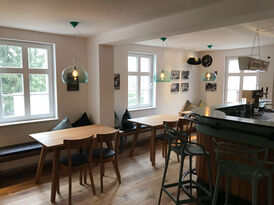 Foto: Andrea Stricker, Birken-Honigsessen die alte Theke in neuem Glanz