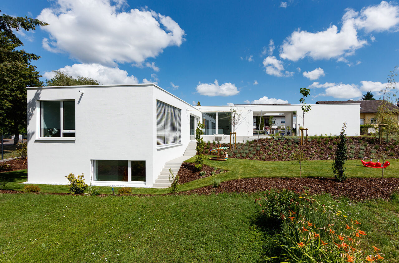 Foto: Frank Schuppelius, Schuppelius GmbH, Taunusstein - Deutschland Weißer Bungalow