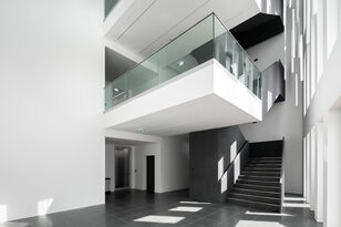 Foto: Nikolay Kazakov, Architekturfotografie Kazakov, Karlsruhe Eingangsbereich und Treppenhaus