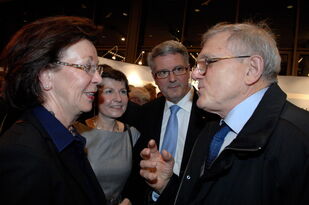 Foto: Kristina Schäfer, Mainz drei Menschen im Gespräch