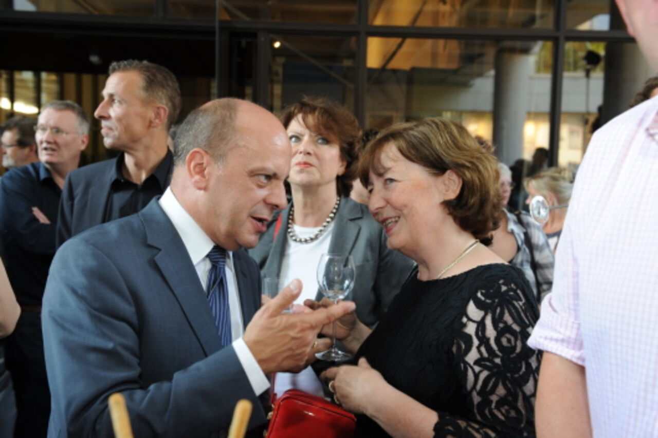 Foto: Michael Hartmann, MdB im Gespräch mit Dr. Bettina Freimund-Holler, Präsidentin des Mainzer Verwaltungsgerichts