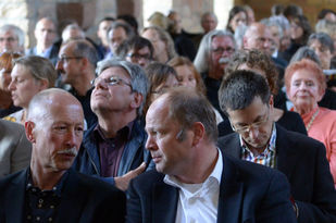 Foto: Mehr als 200 Gäste wurden im Saal des Hambacher Schloss empfangen