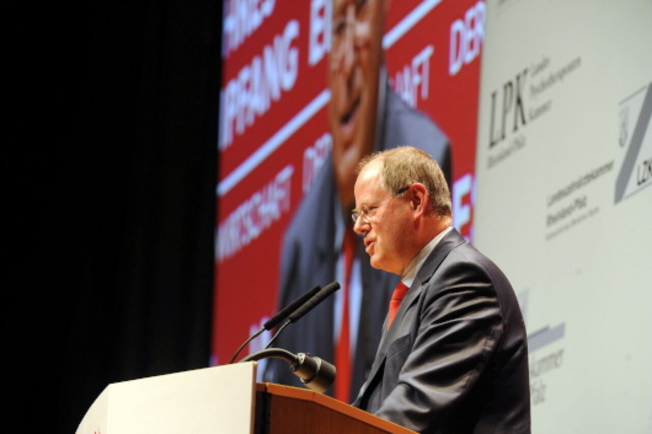 Foto: Peer Steinbrück am Rednerpult