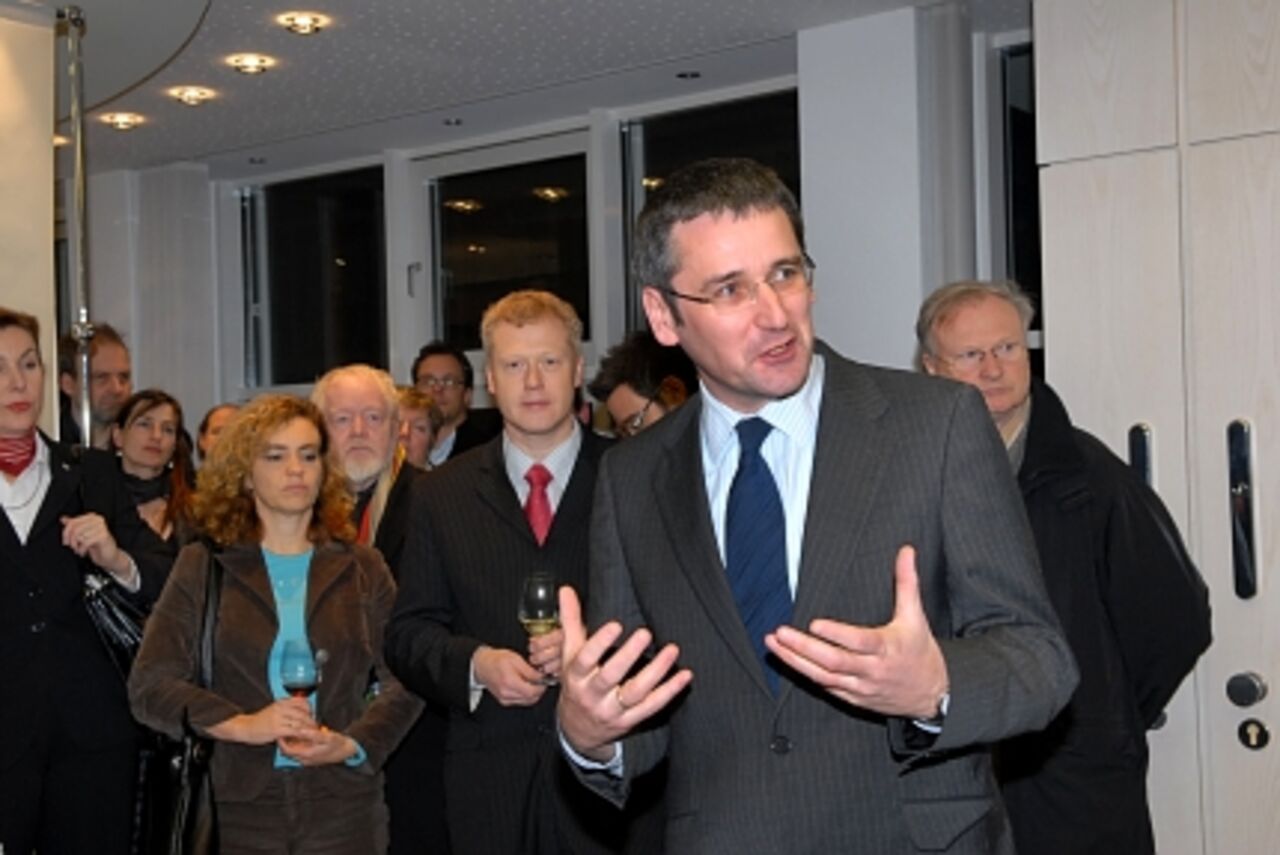 Foto: Staatsminister Hendrik Hering bei seiner Rede.