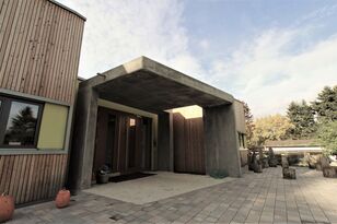 Foto: Winfried Klein, Budenheim Sichtbeton Vordach EIngang