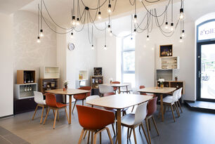 Foto: LInda Blatzek, studio linda blatzek, Trier Cafe "Ellas" 2 Sitzplätze Cafe