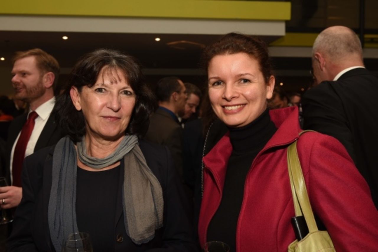 Nebeneinander Begoña Hermann, Vizepräsidentin der SGD-Nord, und Hauptgeschäftsführerin Dr. Elena Wiezorek