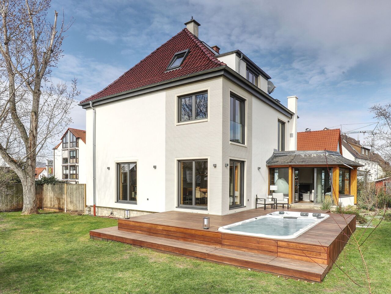 Foto: Dominik Hassmann, Wiesbaden - Deutschland Garten mit Pool