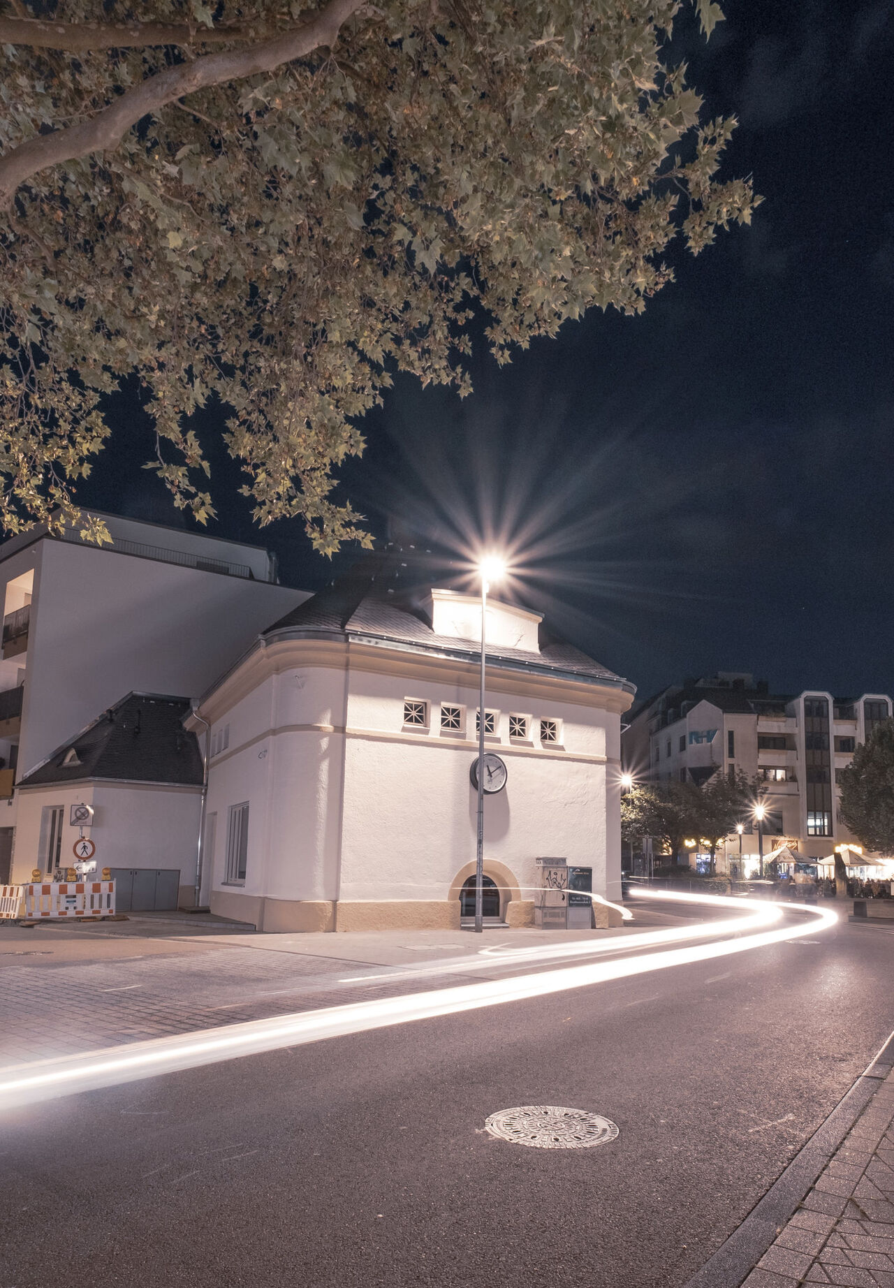 Bestand nach Umbau Ansicht Kutzbachstraße bei Nacht